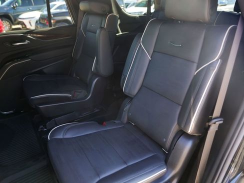 Used 2022 Cadillac Escalade Premium Luxury image 26