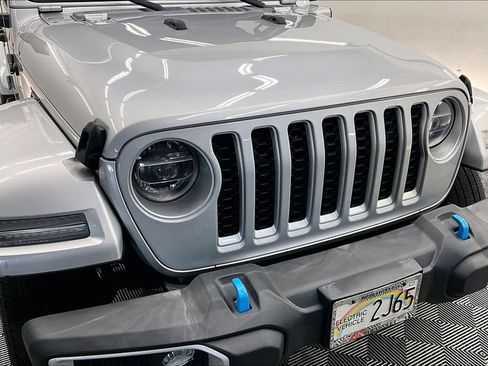 Used 2022 Jeep Wrangler Unlimited Sahara AWD/4WD image 29