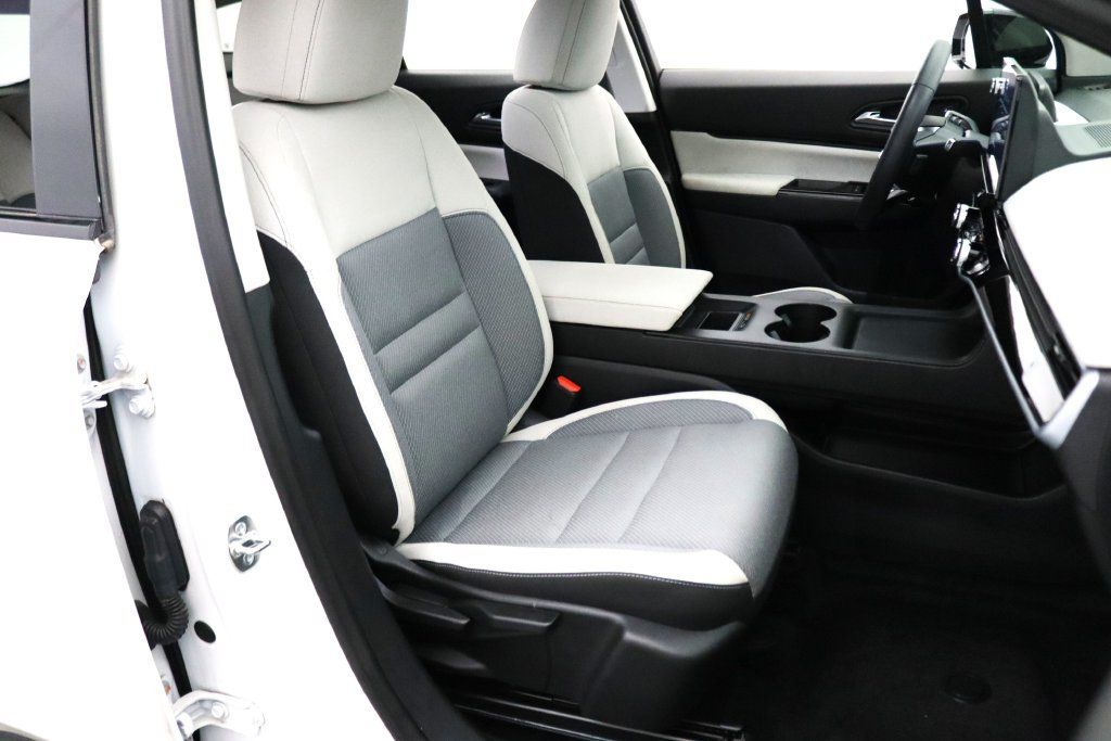 Used 2024 Honda Prologue EX image 13
