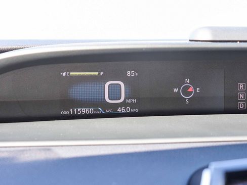 Used 2016 Toyota Prius Three Touring FWD image 19