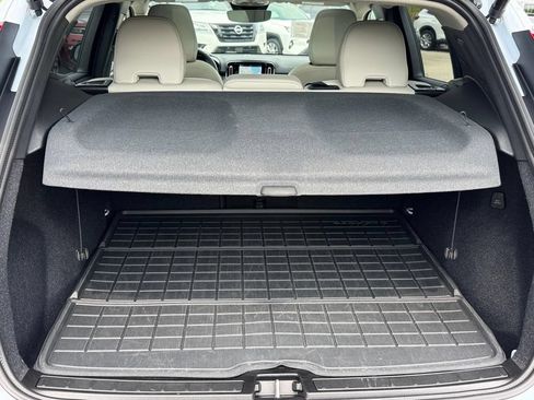 Certified 2026 Volvo XC40 B5 Plus AWD/4WD image 5