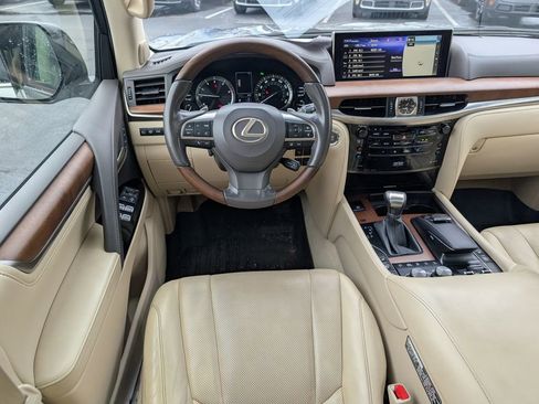 Used 2018 Lexus LX 570 4WD image 10