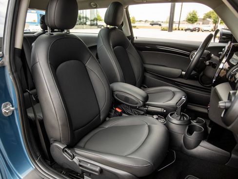 Used 2023 MINI Cooper 2-Door Hardtop FWD image 37