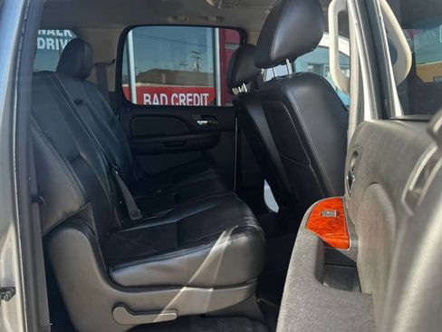 Used 2014 Chevrolet Suburban LTZ image 12