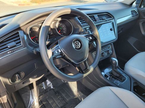 Certified 2020 Volkswagen Tiguan SE image 12