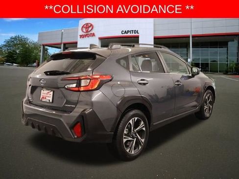 Used 2024 Subaru Crosstrek 2.0i Premium image 3