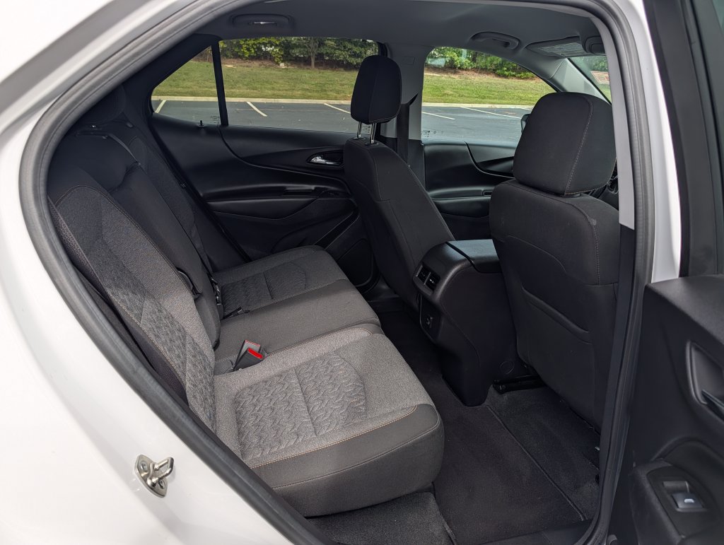 Used 2024 Chevrolet Equinox LT FWD image 16