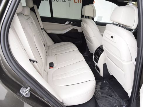 Used 2023 BMW X5 xDrive40i w/ M Sport Package AWD/4WD image 19