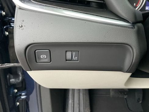 Used 2023 Buick Enclave Essence w/ Experience Buick Package image 18