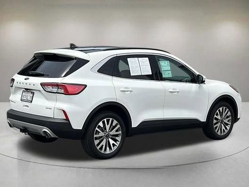 Used 2022 Ford Escape Titanium w/ Class II Trailer Tow Package AWD/4WD image 5