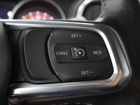 Used 2022 Jeep Wrangler Unlimited Sahara w/ LED Lighting Group AWD/4WD image 13