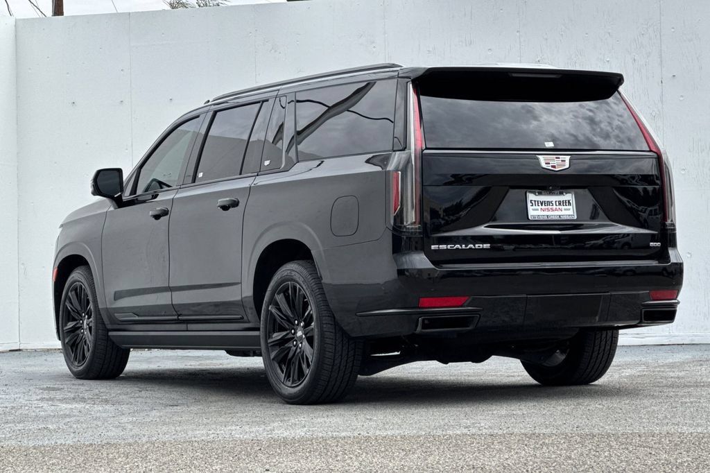 Used 2022 Cadillac Escalade ESV Sport w/ Touring Package AWD/4WD image 5