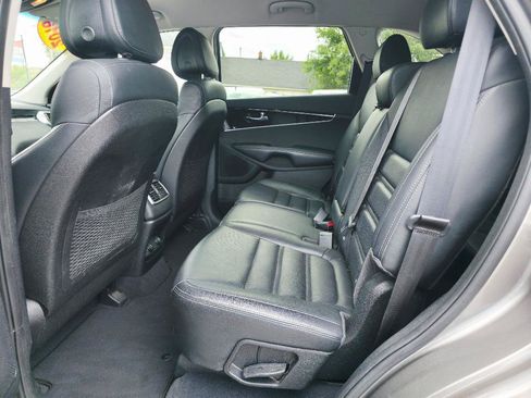 Used 2016 Kia Sorento EX FWD image 10