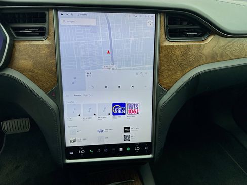 Used 2020 Tesla Model S Long Range Plus image 11