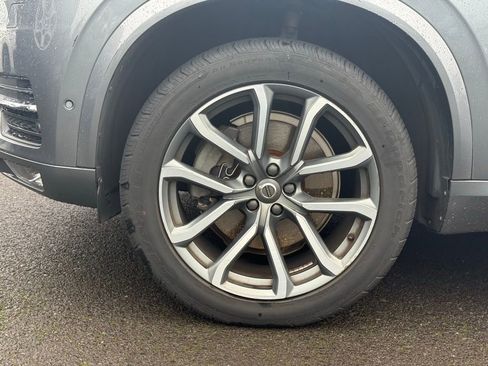 Used 2018 Volvo XC90 T6 Momentum w/ Convenience Package image 8