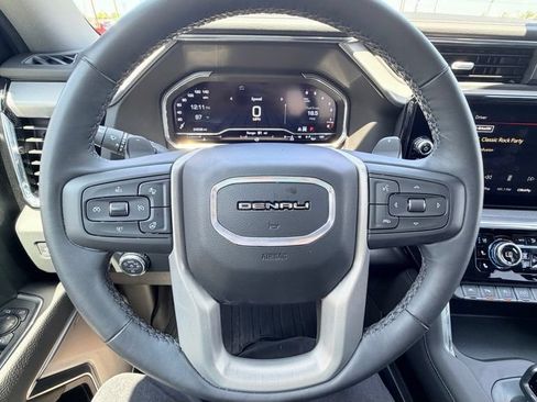 Used 2024 GMC Sierra 1500 Denali w/ Denali Reserve Package AWD/4WD image 18
