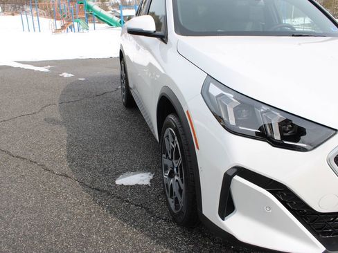New 2026 BMW X2 xDrive28i image 44