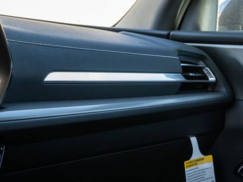 New 2026 Chevrolet Traverse LT image 30