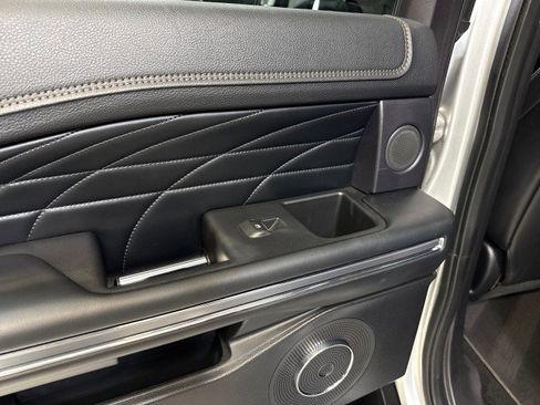 Used 2018 Ford Expedition Platinum image 47