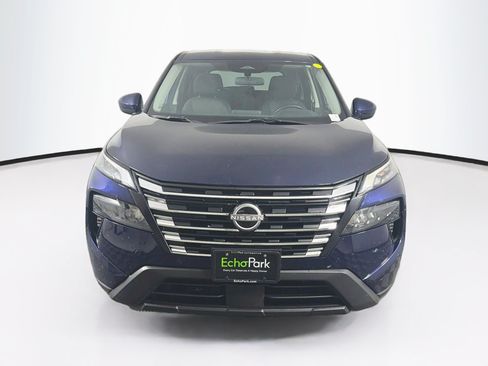 Used 2025 Nissan Rogue SV AWD/4WD image 2