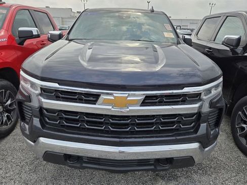 Used 2024 Chevrolet Silverado 1500 LT AWD/4WD image 2