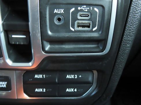 Used 2018 Jeep Wrangler Unlimited Rubicon image 8