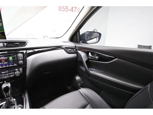 Certified 2022 Nissan Rogue Sport SL image 8