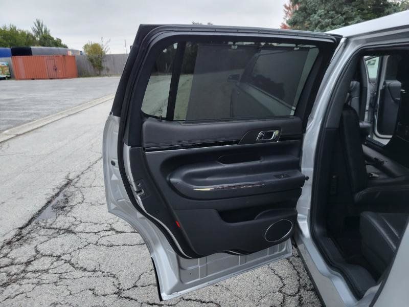 Used 2013 Lincoln MKT AWD image 32