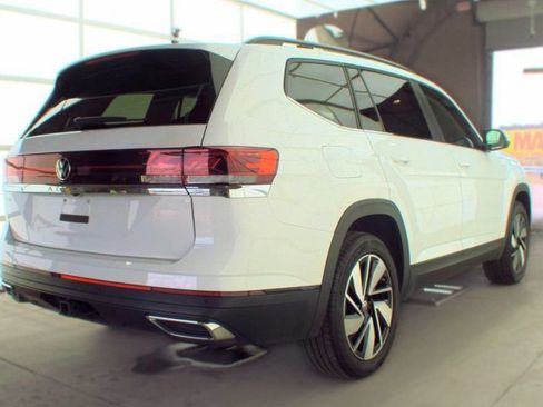 Used 2025 Volkswagen Atlas SE FWD image 3