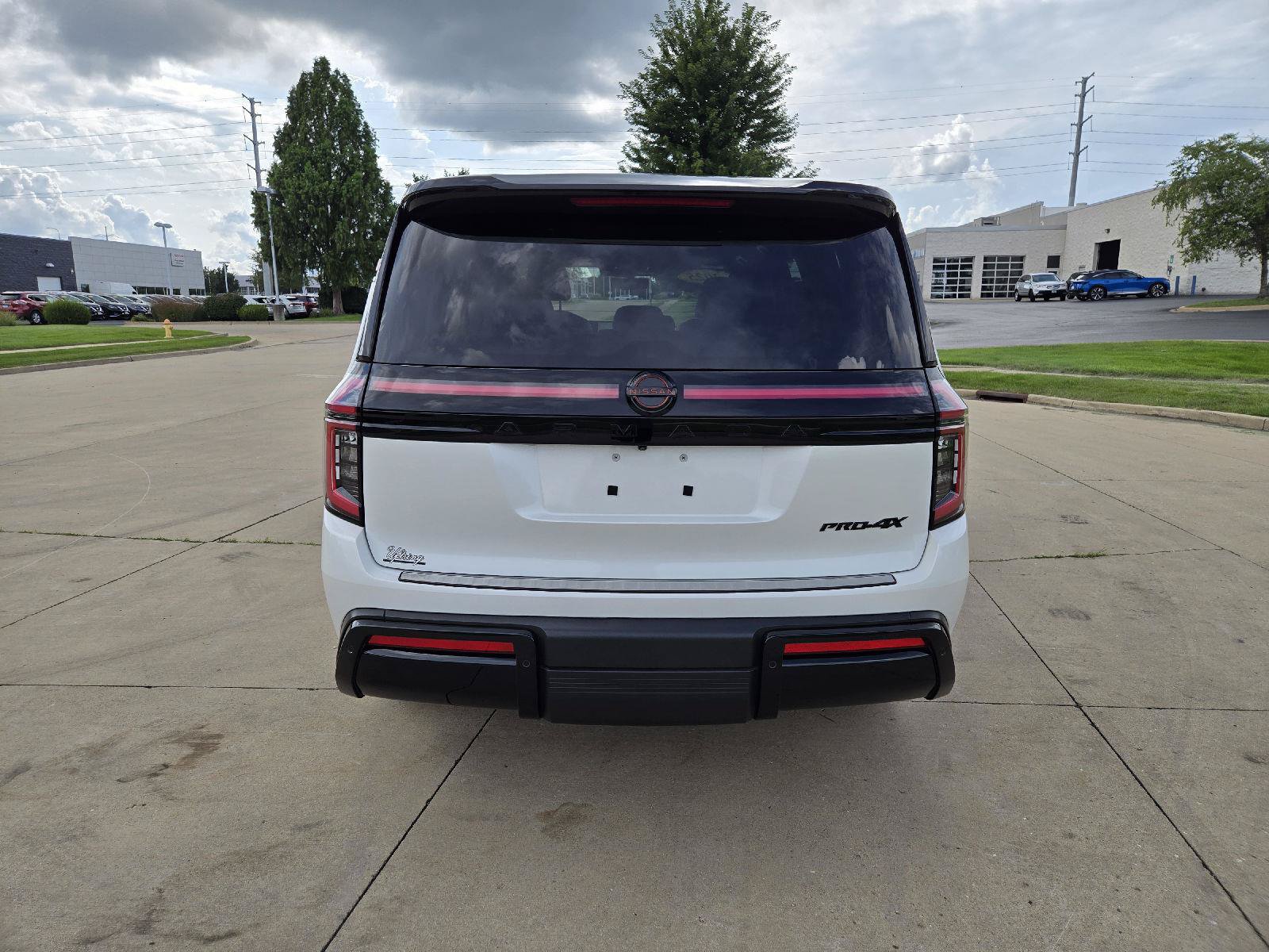 Used 2025 Nissan Armada PRO-4X AWD/4WD image 8