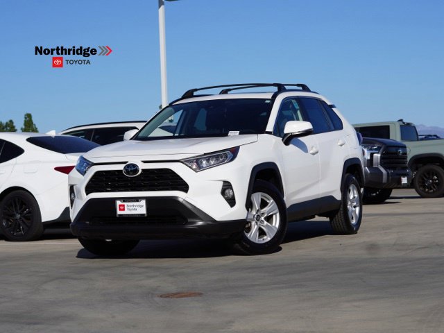 Used 2019 Toyota RAV4 XLE w/ Carpet Mat Package FWD image 2