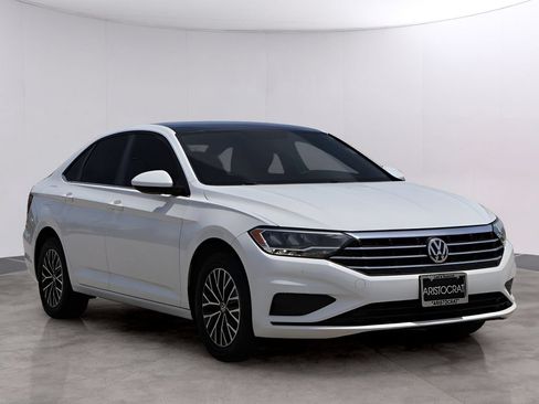 Used 2019 Volkswagen Jetta SE FWD image 3
