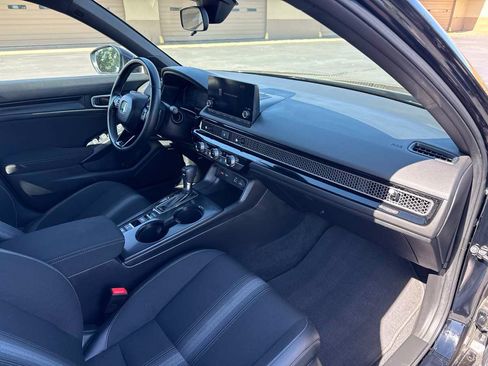 Used 2023 Honda Civic Sport image 17