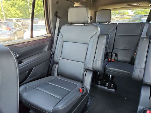 Used 2024 Chevrolet Tahoe LT AWD/4WD image 13