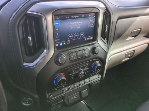 Used 2022 Chevrolet Silverado 2500 LT w/ Convenience Package image 26