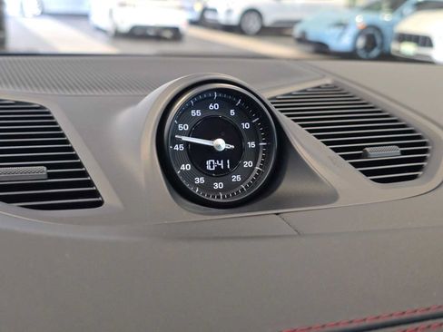 Used 2025 Porsche Cayenne GTS AWD/4WD image 28