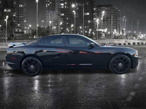 Used 2013 Dodge Charger SE image 8