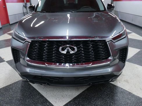 Used 2023 INFINITI QX60 Luxe w/ Cargo Package FWD image 4