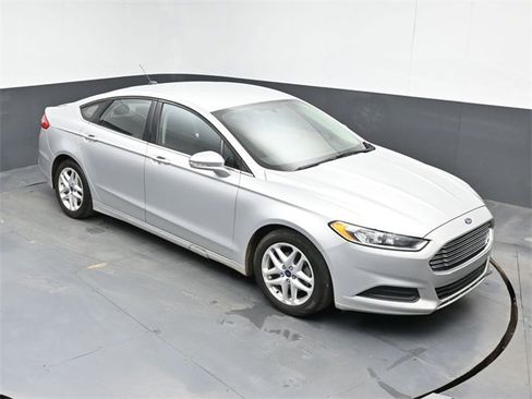 Used 2016 Ford Fusion SE image 13