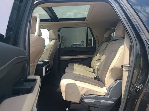 Used 2024 Ford Expedition Max Limited RWD image 26