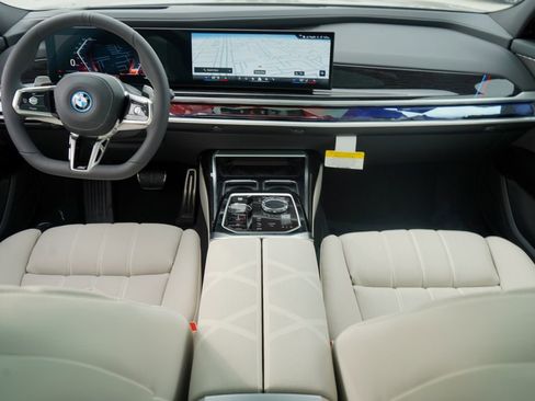 New 2026 BMW 750e xDrive 750e xDrive w/ Premium Package image 15