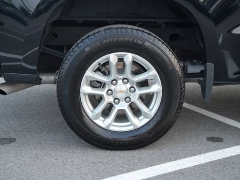 Used 2025 Chevrolet Silverado 1500 LT AWD/4WD image 48