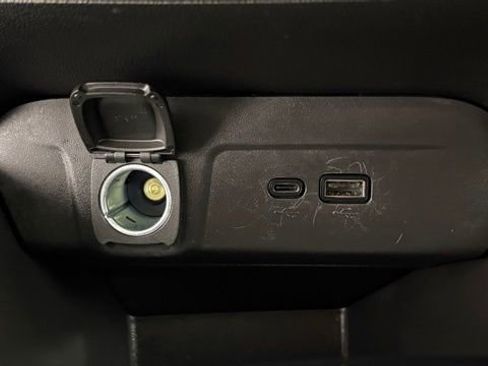 Used 2025 Chevrolet Trax LT w/ LT Convenience Package image 36