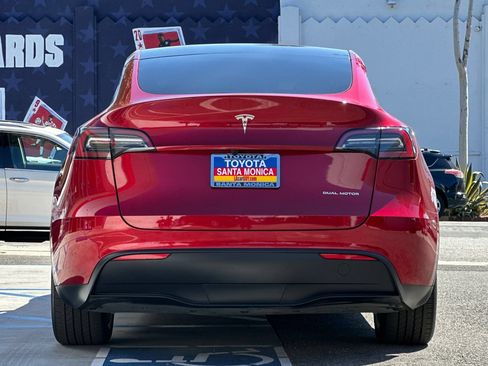 Used 2024 Tesla Model Y Long Range AWD/4WD image 5