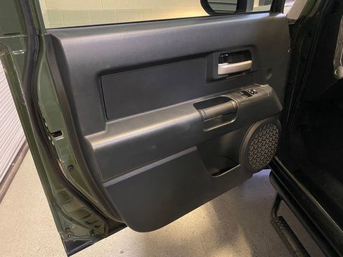 Used 2014 Toyota FJ Cruiser 4WD w/ Convenience Package image 32