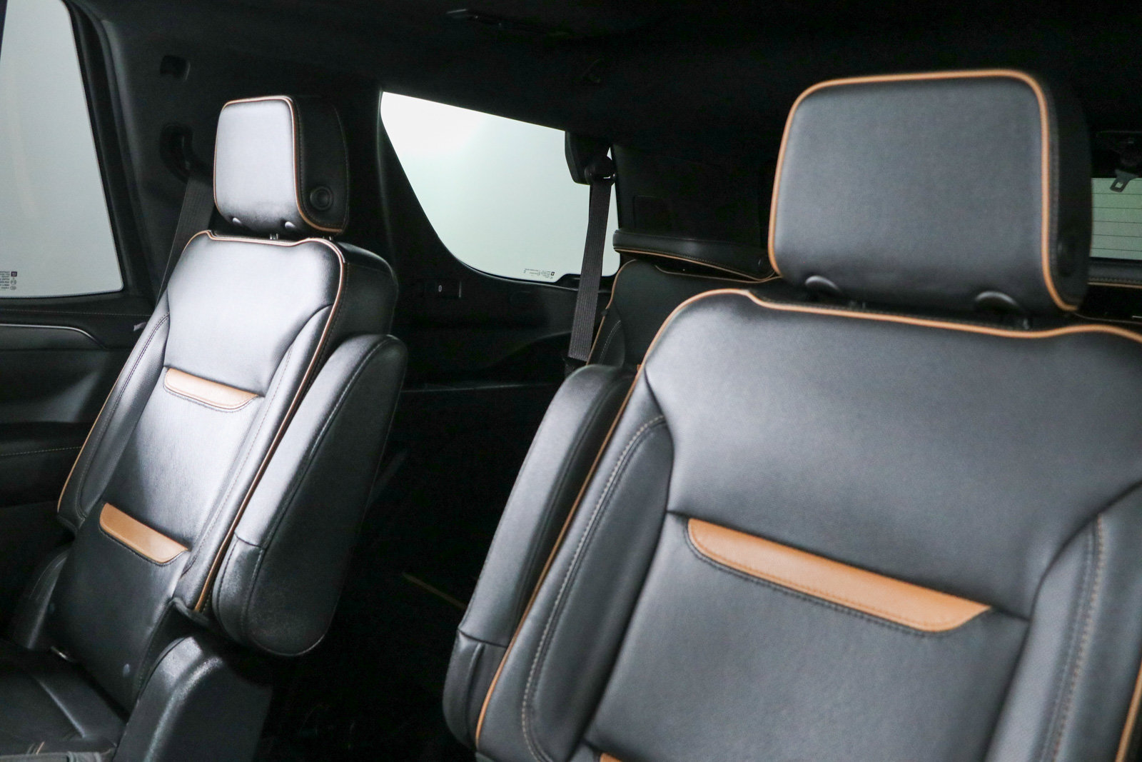 Used 2021 GMC Yukon AT4 w/ AT4 Premium Plus Package AWD/4WD image 29