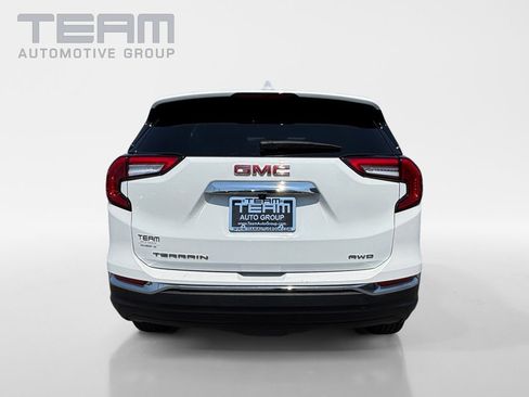 Used 2024 GMC Terrain SLT AWD/4WD image 6