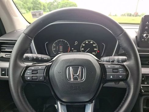 Certified 2025 Honda Pilot EX-L image 18