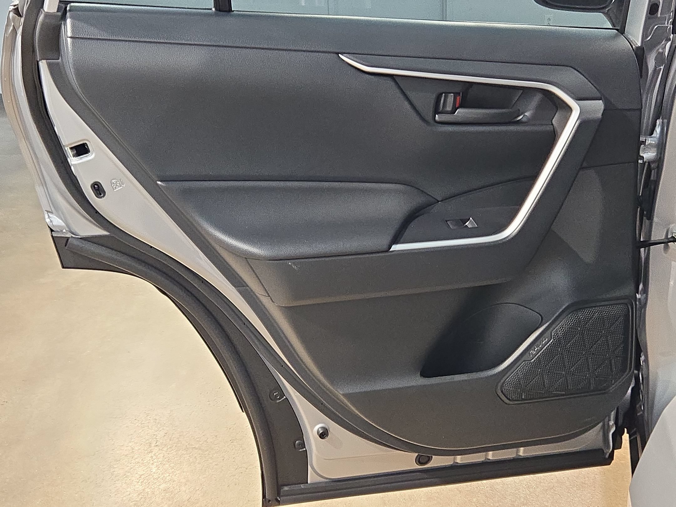Certified 2025 Toyota RAV4 LE AWD/4WD image 32
