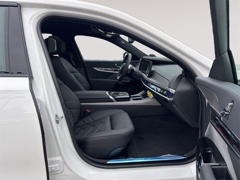 New 2025 BMW 760i xDrive image 15